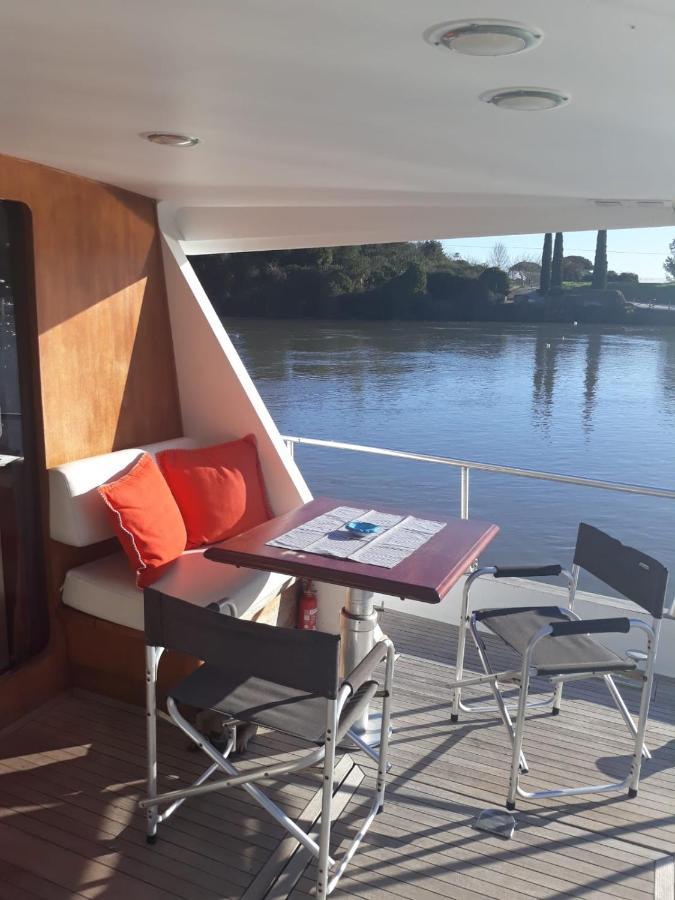 Boat And Breakfast Fiumicino - Roma Ostia Antica Exterior photo