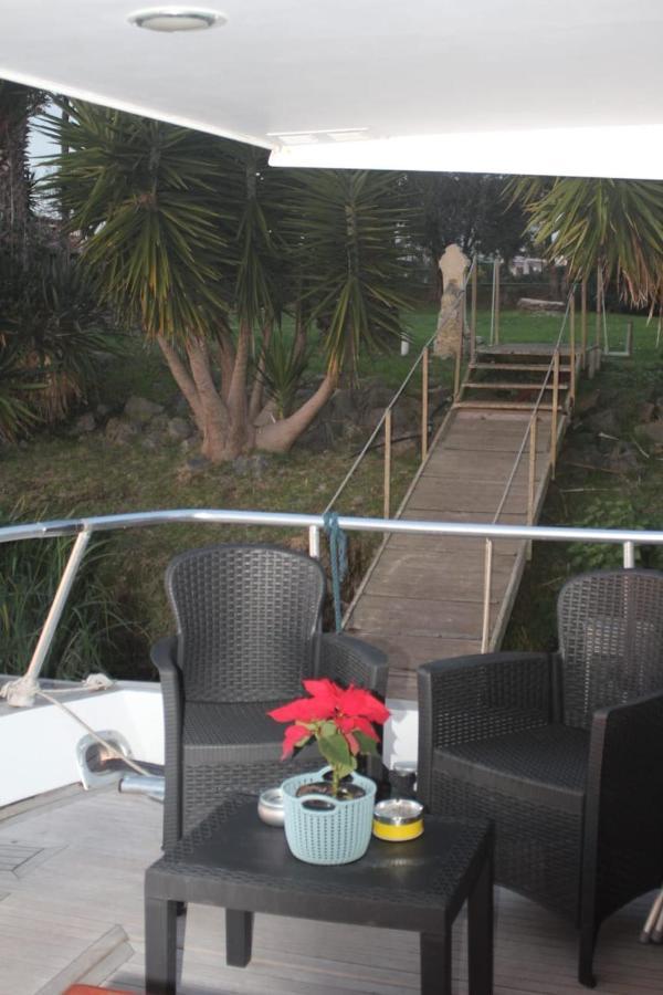 Boat And Breakfast Fiumicino - Roma Ostia Antica Exterior photo