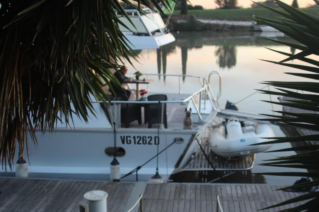 Boat And Breakfast Fiumicino - Roma Ostia Antica Exterior photo