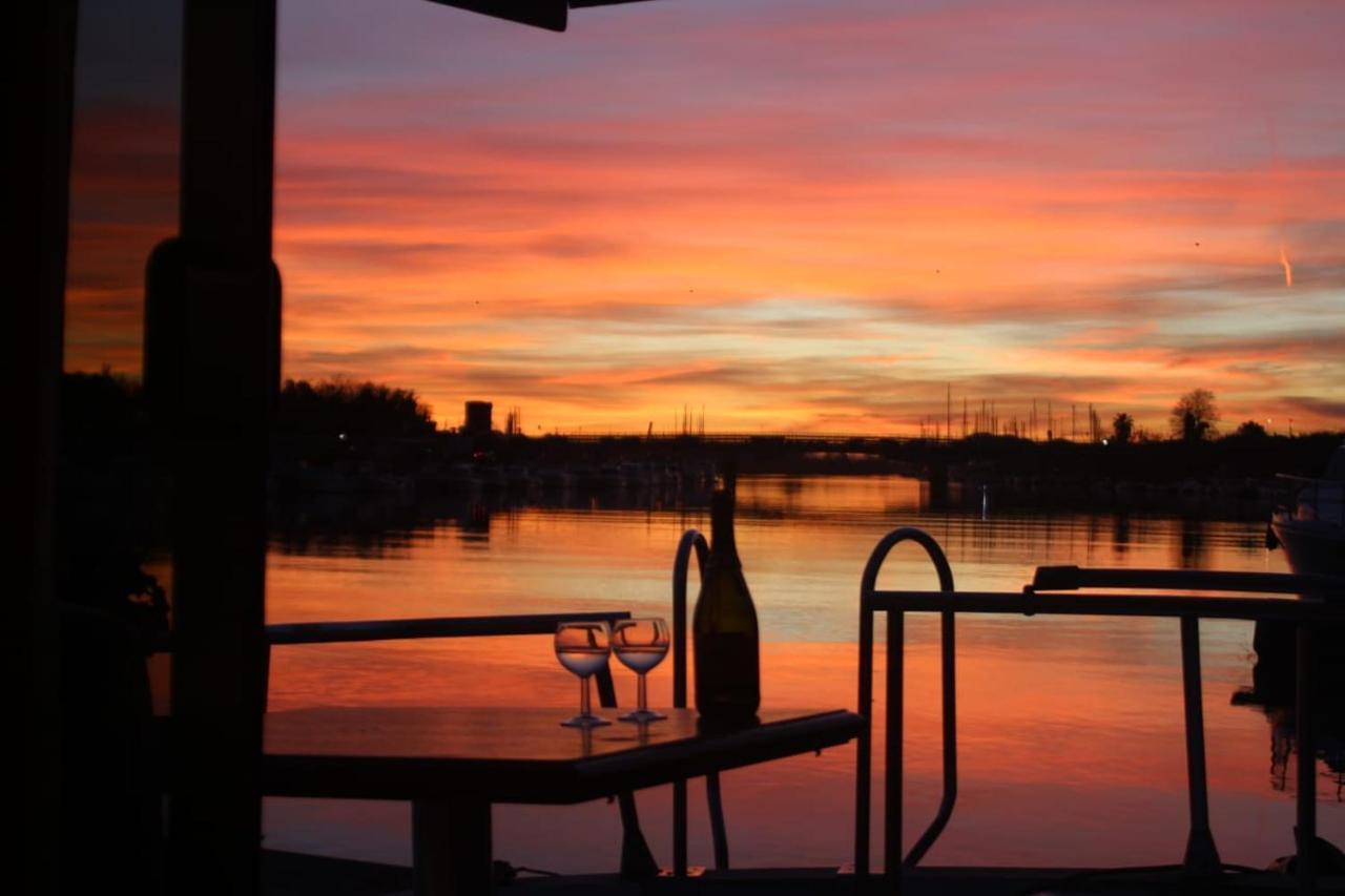 Boat And Breakfast Fiumicino - Roma Ostia Antica Exterior photo